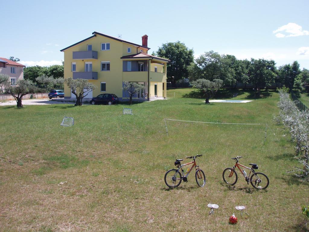 Villanova Apartments Porec Bagian luar foto