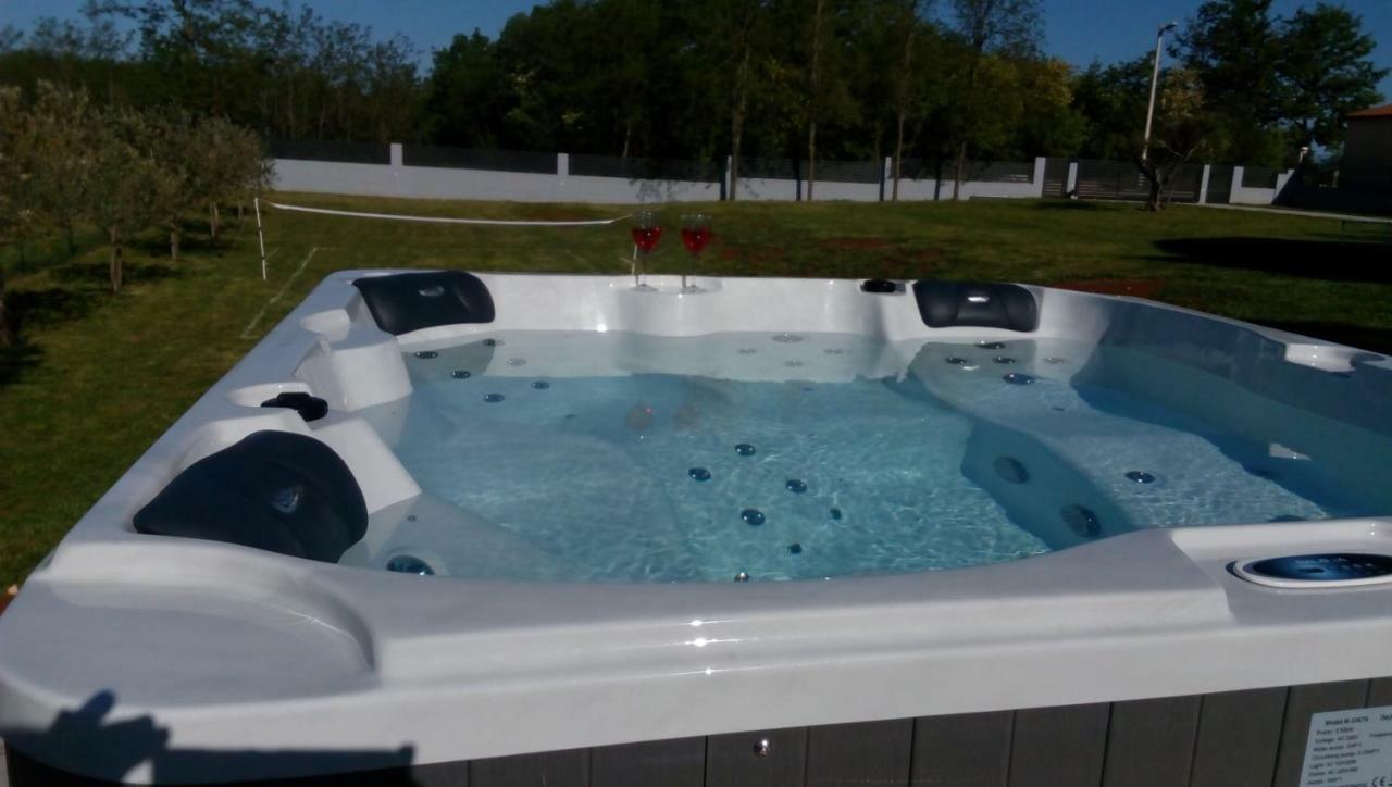 Villanova Apartments Porec Bagian luar foto
